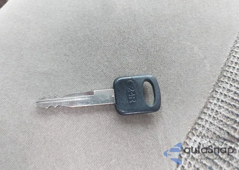 2005 Ford E-350 Super Duty Chateau/Xl/Xlt z USA, uszkodzony, nr VIN 1FBNE31L85HA98886